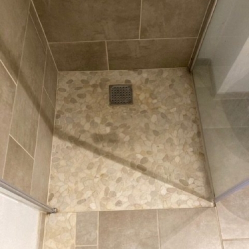 Bruseniche med natursten og fliser udført af murer i Esbjerg